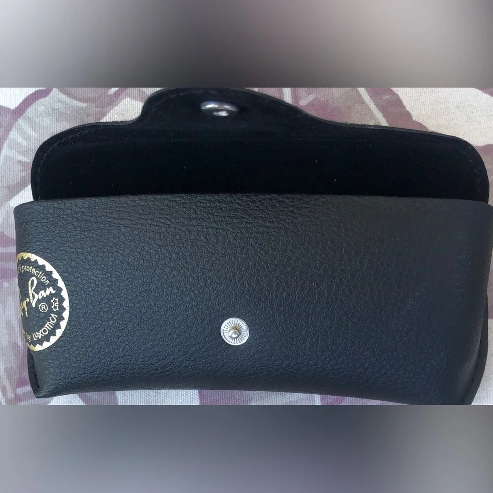 Ray Ban Aviator Sunglass  Protective Case And Cleaning Cloth Black EUC